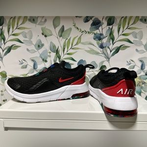 Nike Air Size 8 Toddler Shoes. In great condition, only worn a couple times.